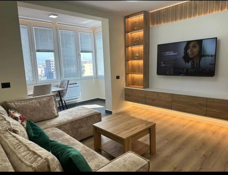 Peace And Love Luxury Apartment In Center, New Bazaar 2 Tiranë Luaran gambar